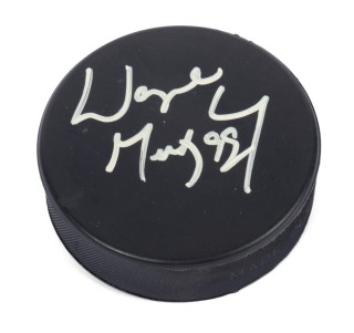 WAYNE GRETZKY SIGNED HOCKEY PUCK