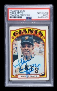 WILLIE MAYS SIGNED 1972 TOPPS CARD #49 - PSA