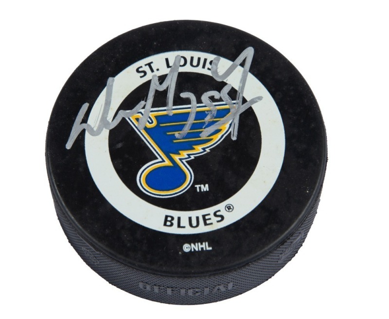 WAYNE GRETZKY SIGNED ST. LOUS BLUES PUCK - JSA