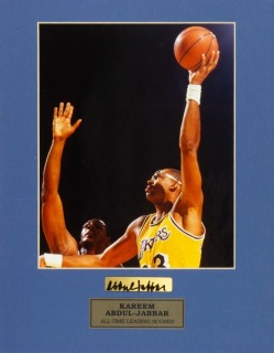 KAREEM ABDUL-JABBAR SIGNED PLAQUE