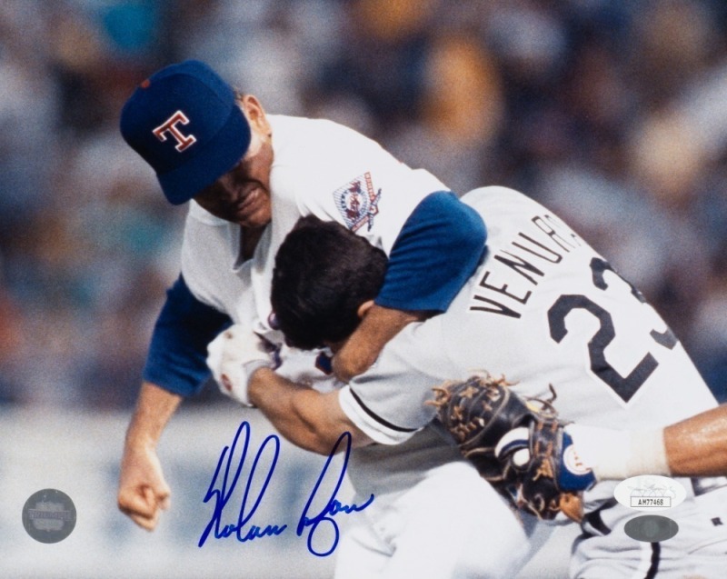 NOLAN RYAN SIGNED FIGHT PHOTOGRAPH - JSA