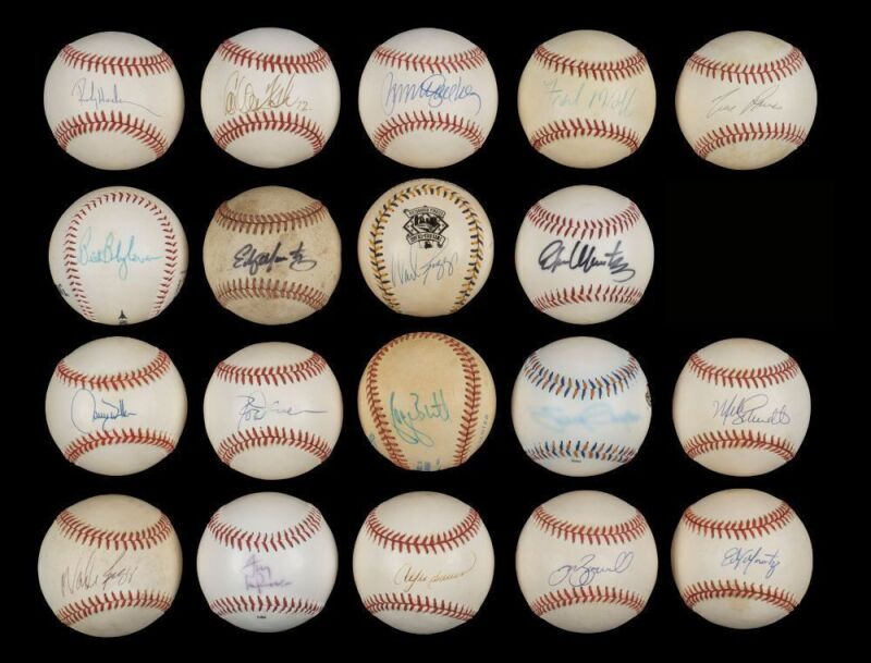 MODERN ERA HALL OF FAME INDUCTEES SIGNED BASEBALL GROUP