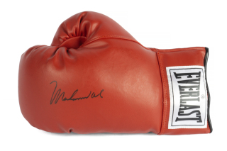 MUHAMMAD ALI SIGNED BOXING GLOVE