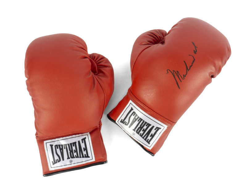 MUHAMMAD ALI SIGNED BOXING GLOVE IN PAIR
