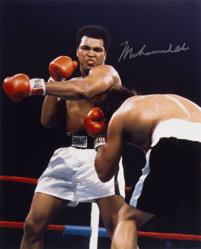 MUHAMMAD ALI VS ALFREDO EVANGELISTA SIGNED PHOTOGRAPH