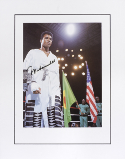 MUHAMMAD ALI SIGNED THE RUMBLE IN THE JUNGLE NEIL LEIFER PHOTOGRAPH