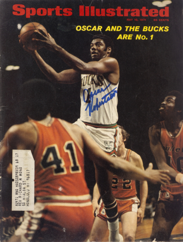 OSCAR ROBERTSON SIGNED SPORTS ILLUSTRATED AND TIME MAGAZINES